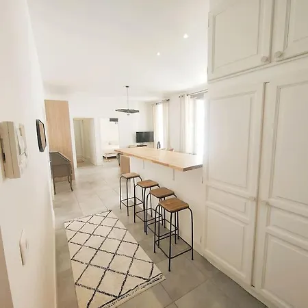 Appartement Le Coeur De Nimes Secteur Arenes Parking Offert ! Exterior photo